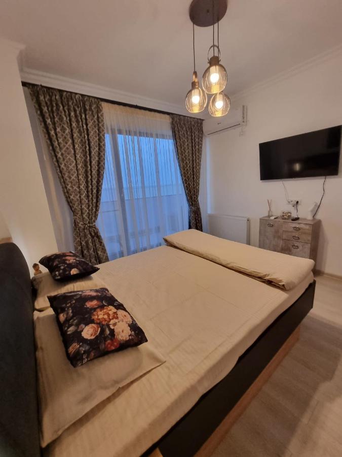Deluxe Lake View Mamaia Exterior foto